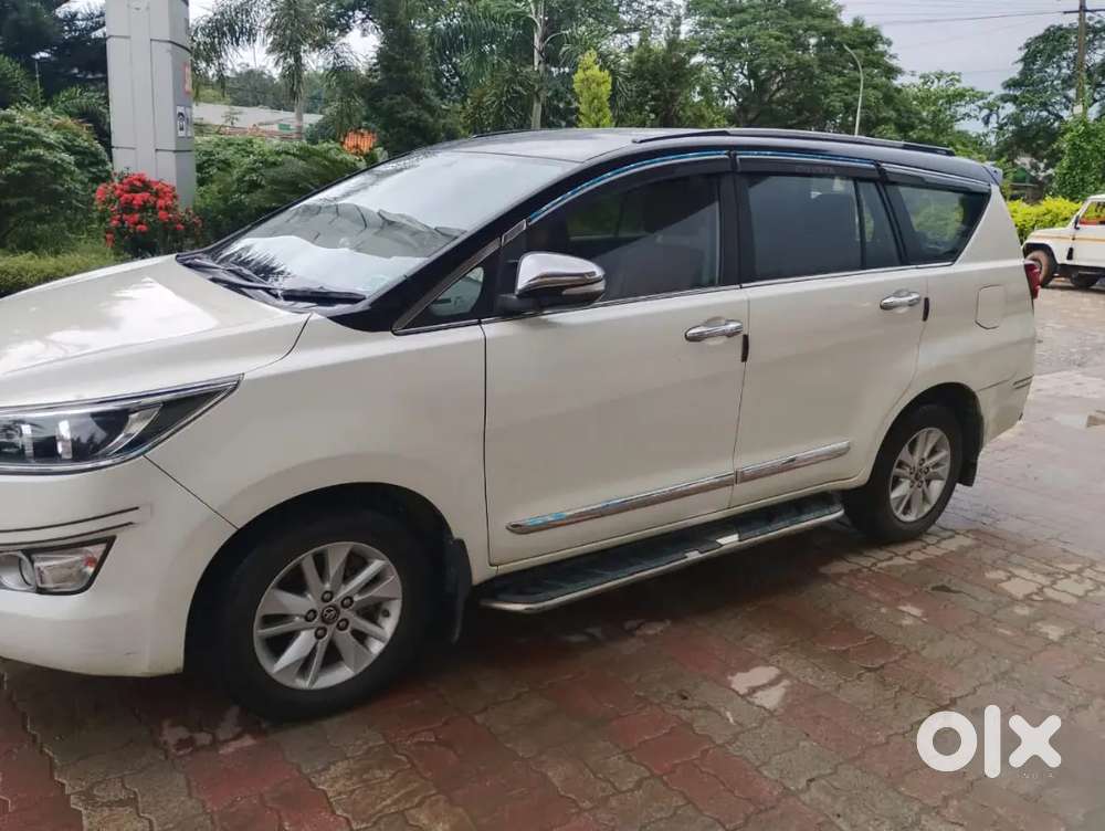 Toyota Innova Crysta 2016