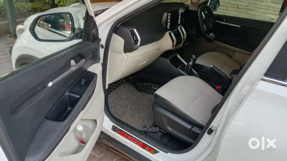 Kia Sonet 2023  Imt Semi-automatic  13,000 Km Only