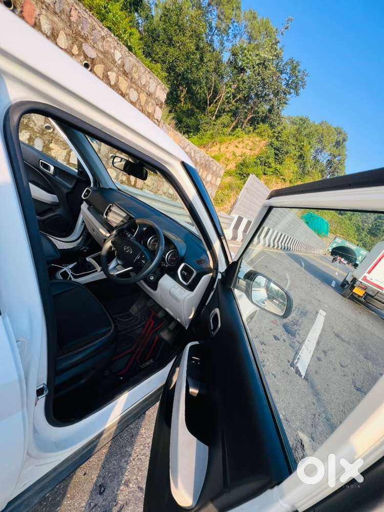 Hyundai Venue 2023 Petrol