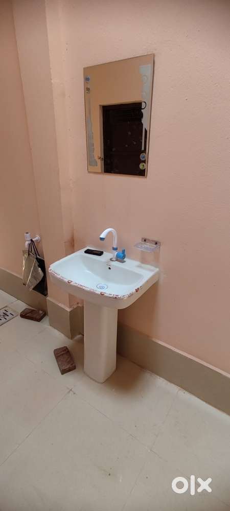 6 room 2 bathroom