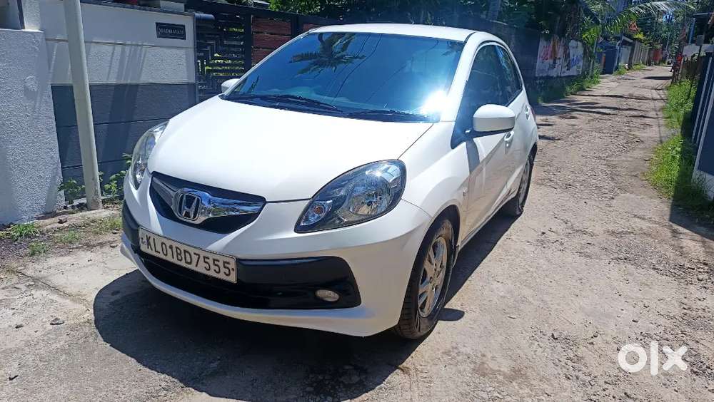 Honda Brio Vx Mt 2011 / November Model