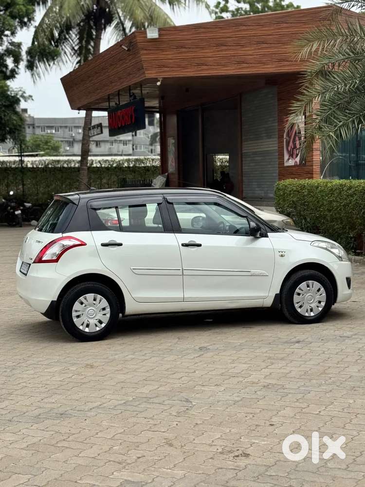 Maruti Suzuki Swift Vxi, 2013, Petrol