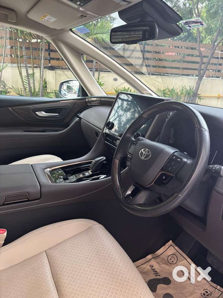 Toyota Vellfire Vip – Executive Lounge, 2024, Petrol