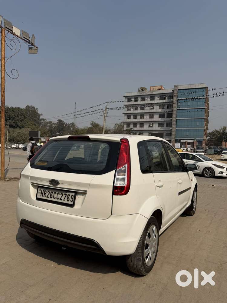 Ford Figo, 2013, Petrol