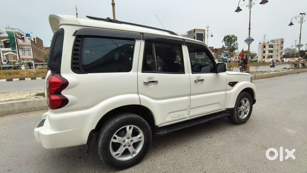 Mahindra Scorpio S8, 2016, Diesel