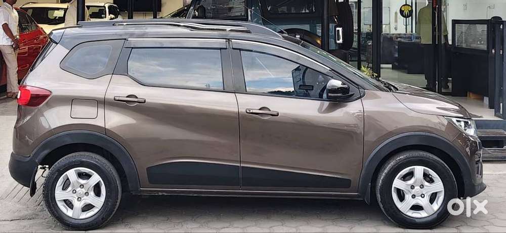 Renault Triber Rxt, 2022, Petrol