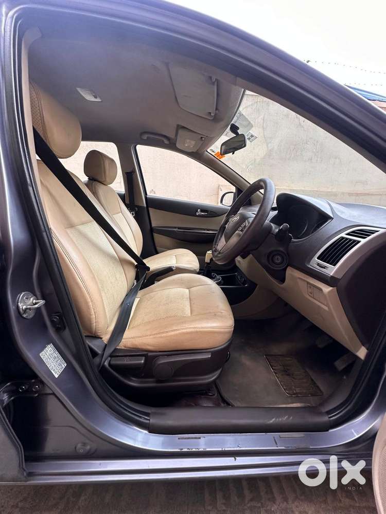 Hyundai I20 Asta 1.4 Crdi With Avn 6 Speed, 2011, Diesel