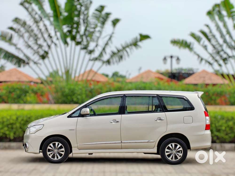 Toyota Innova 2.5 G (diesel) 7 Seater Bs Iv, 2015, Diesel