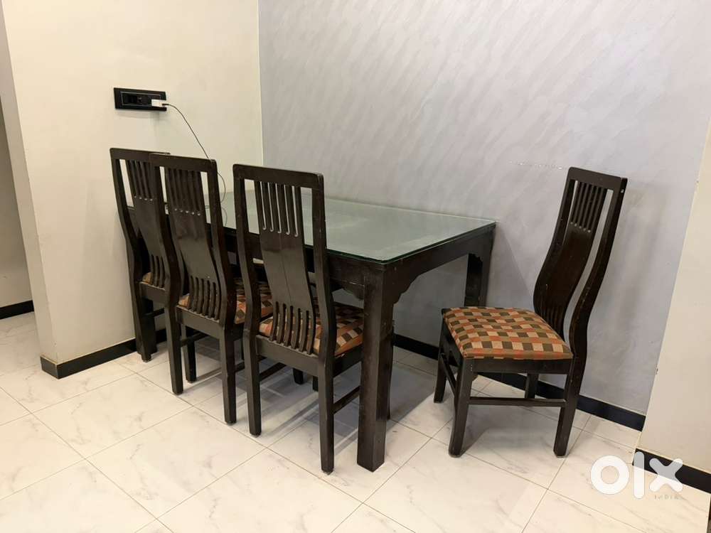 Dining table 4 chair glass top wooden