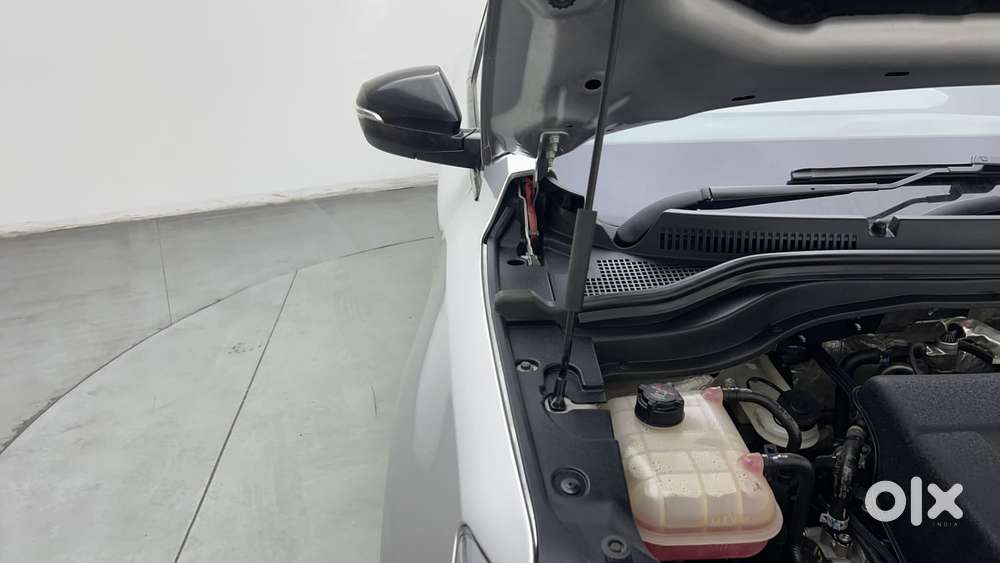 Mahindra Xuv700 2.2 Ax 5 Diesel At 7 Str, 2024, Diesel