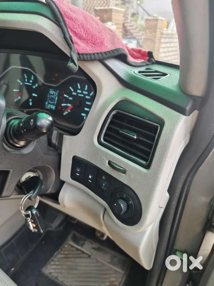 Mahindra Scorpio Classic S10