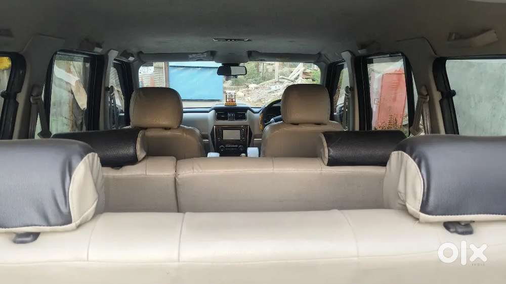 Mahindra Scorpio S10