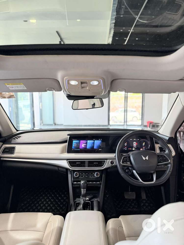 Mahindra Xuv700 2.2 Ax 7 Diesel At Str Awd, 2022, Diesel
