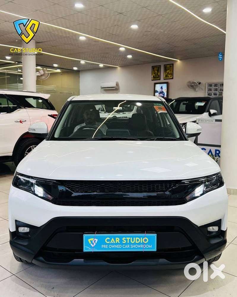 Maruti Suzuki Brezza 1.5 Vxi Smart Hybrid, 2025, Petrol