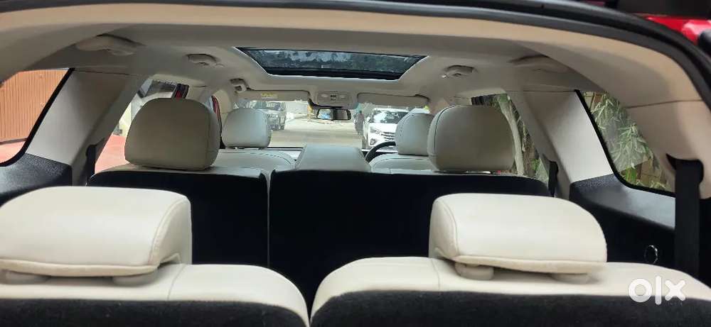 Mahindra Xuv700 2025 Year Luxury Diesel