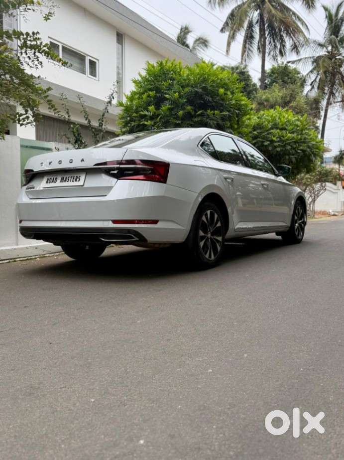 Skoda Superb 2.0 L&k Tsi At, 2023, Petrol
