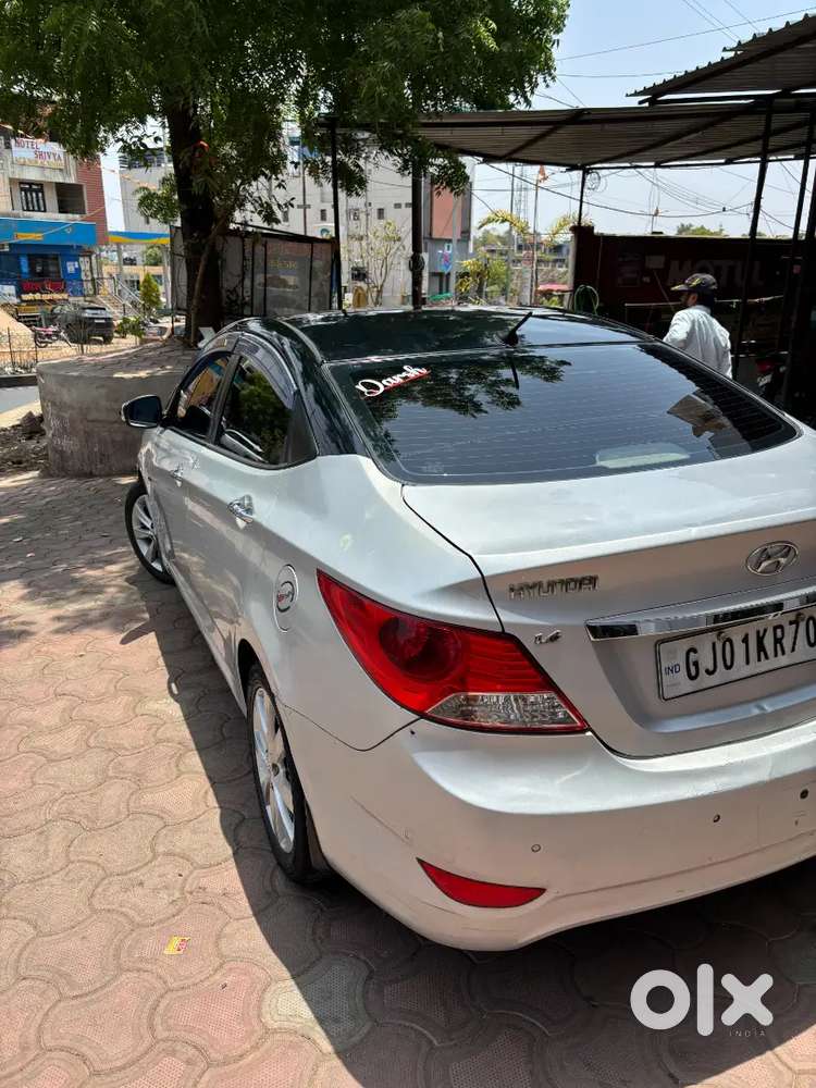 Hyundai Fluidic Verna 2012
