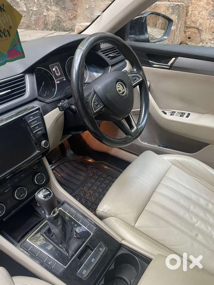 Skoda Superb Style 1.8 Tdi At