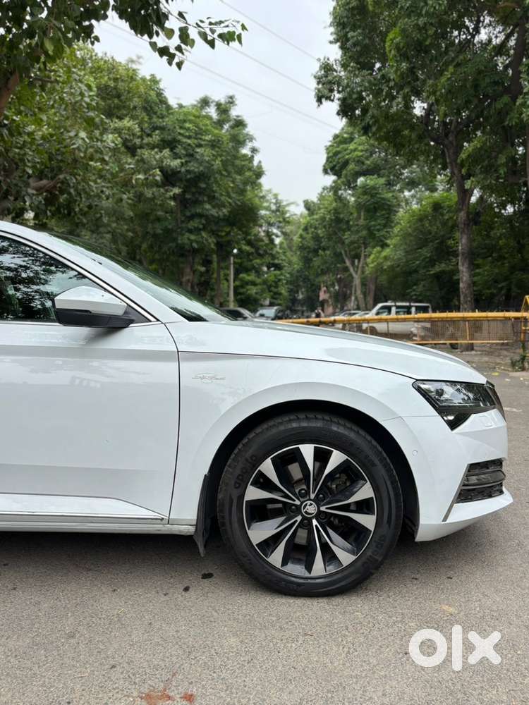 Skoda Superb 2023 Petrol Variant