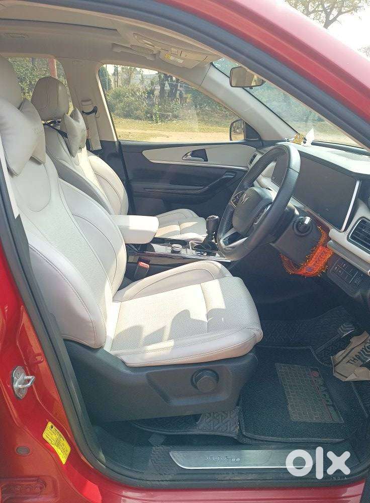 Mahindra Xuv700 2.2 Ax 7 Diesel Mt Str, 2022, Diesel