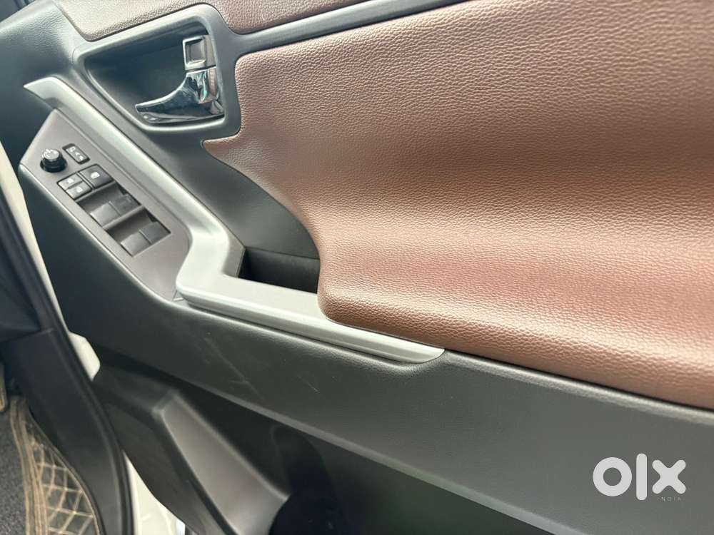 Toyota Innova Hycross 2.0 Vx Hybrid 7 Str, 2025, Petrol