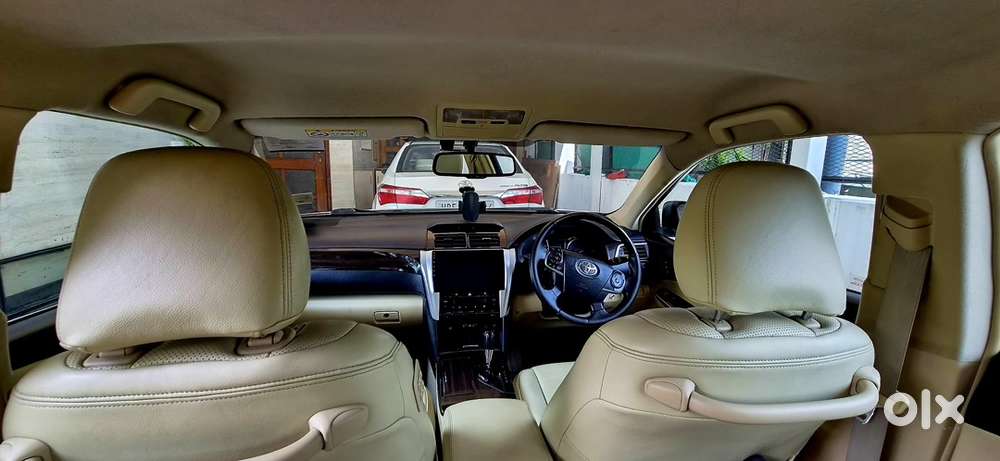 Toyota Camry Hybrid 2016
