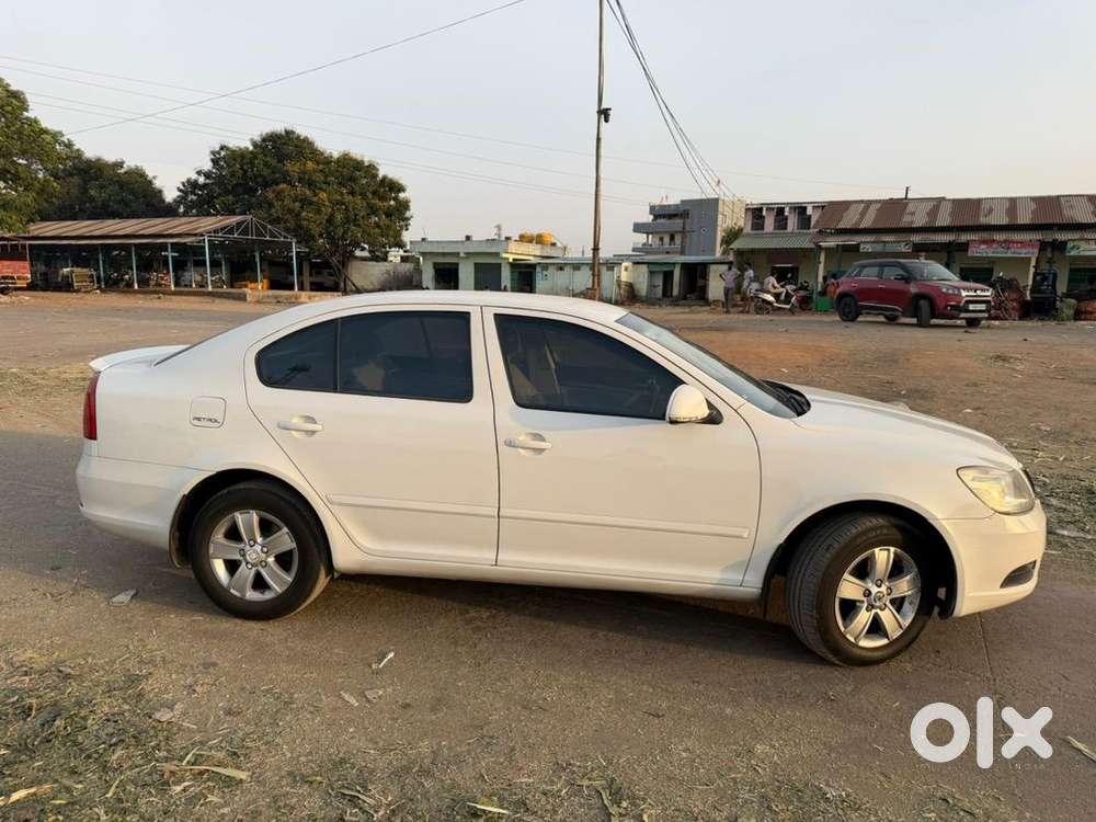 Skoda Laura Petrol 2013 Registered Well Maintained
