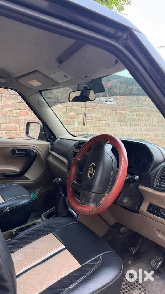 Mahindra Tuv300 Plus  Excellent Condition  Single Owner