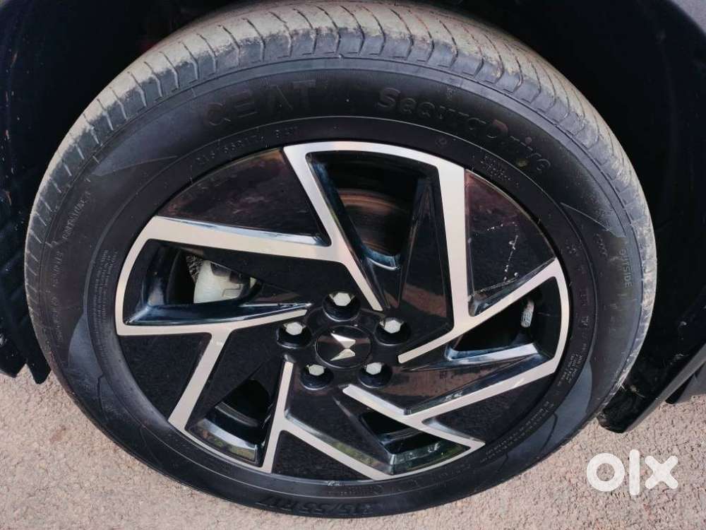 Mahindra Xuv 3xo Ax7l 1.2 Petrol At (pg), 2024, Petrol