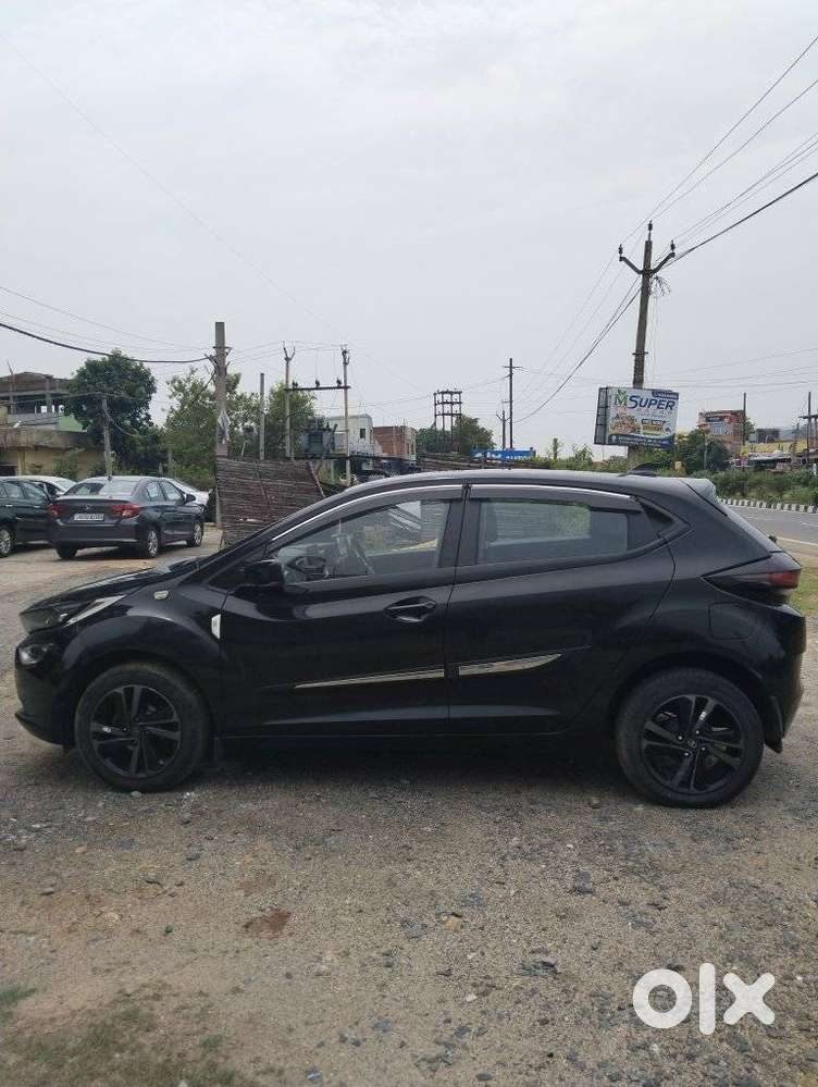 Tata Altroz Xz Plus (s), 2023, Petrol