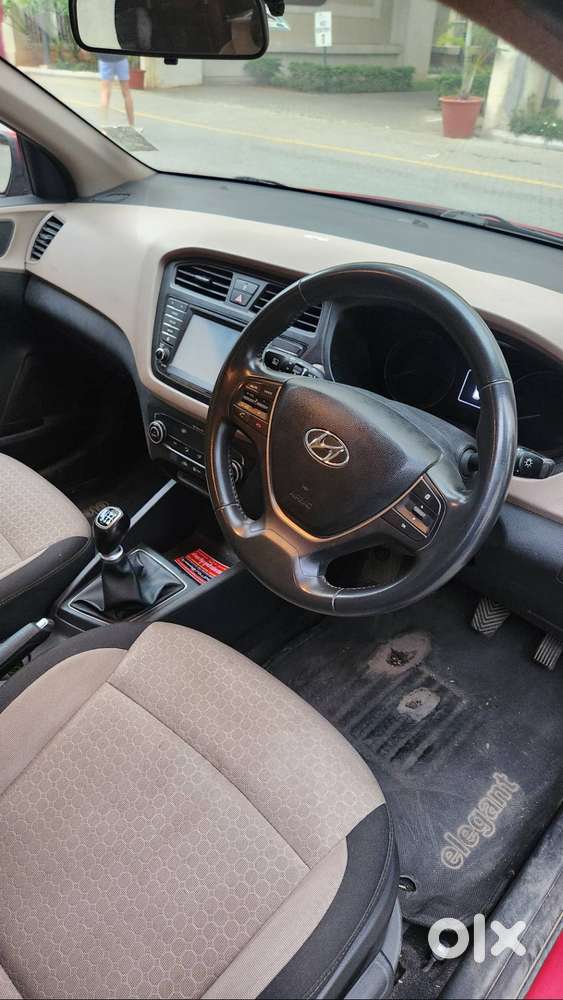 2017 Hyundai Elite I20 Asta(o) Petrol  43,000 Km  Hyundai Service Hi