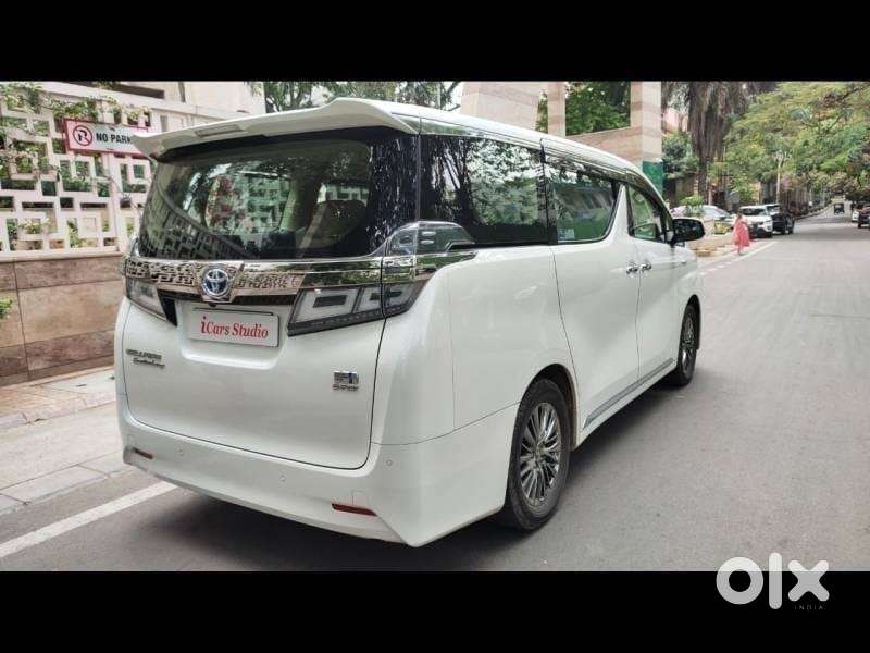 Toyota Vellfire 2.5 Executive Lounge, 2021, Petrol
