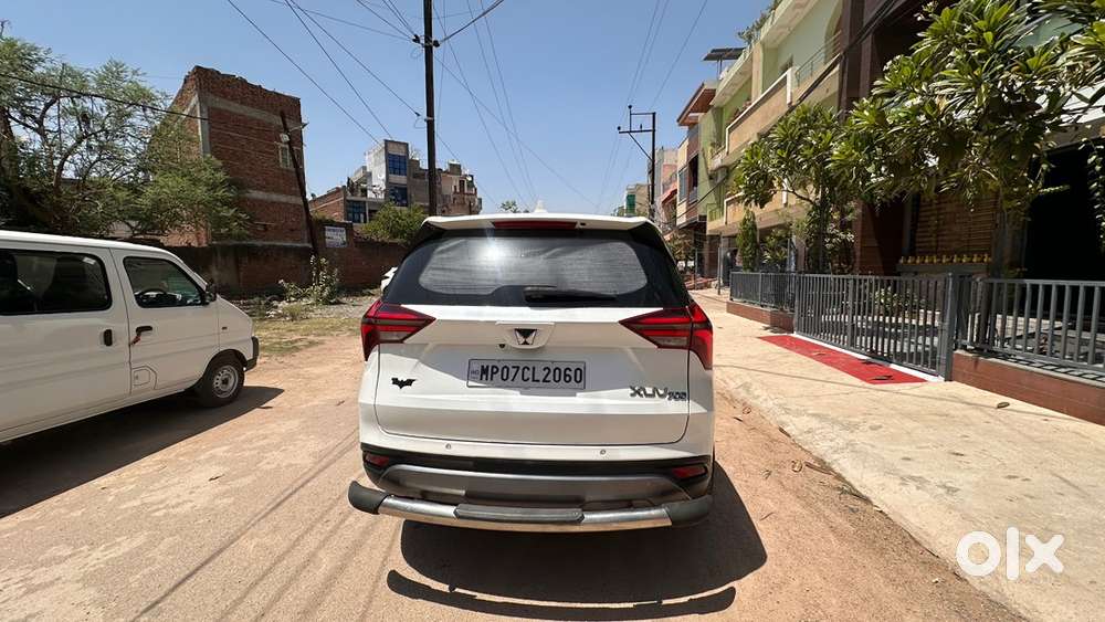 Mahindra Petrol 2022 Car