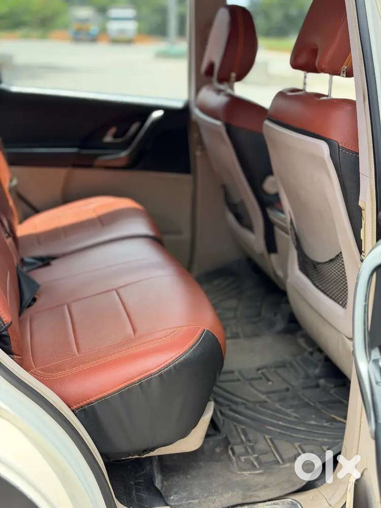 Mahindra Xuv500 2.2 W10 2016
