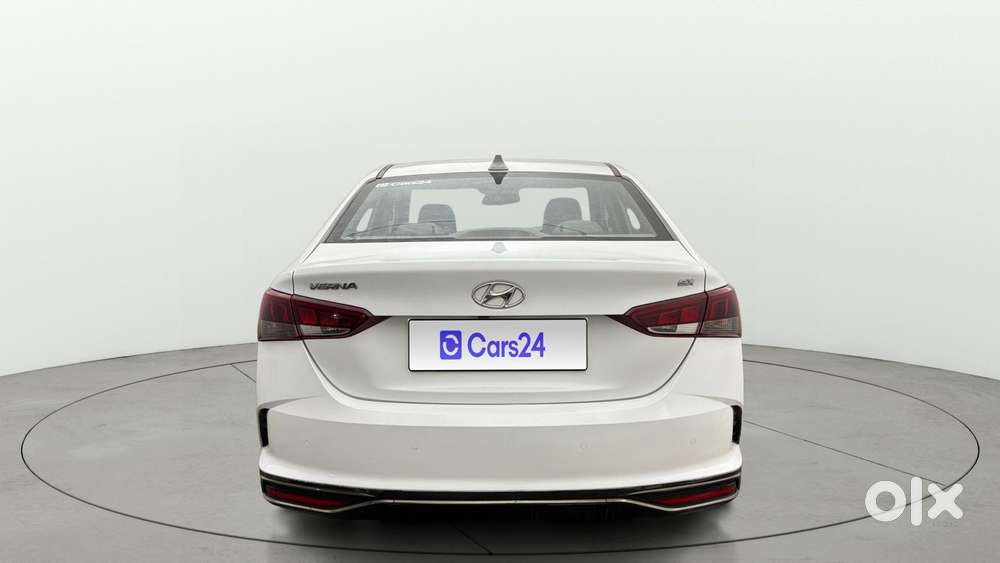 Hyundai Verna 1.5 Sx Vtvt Ivt, 2022, Petrol