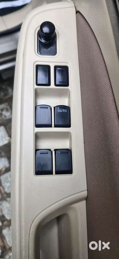 Maruti Suzuki Swift Dzire 1.2 Vxi Bsiv, 2018, Petrol