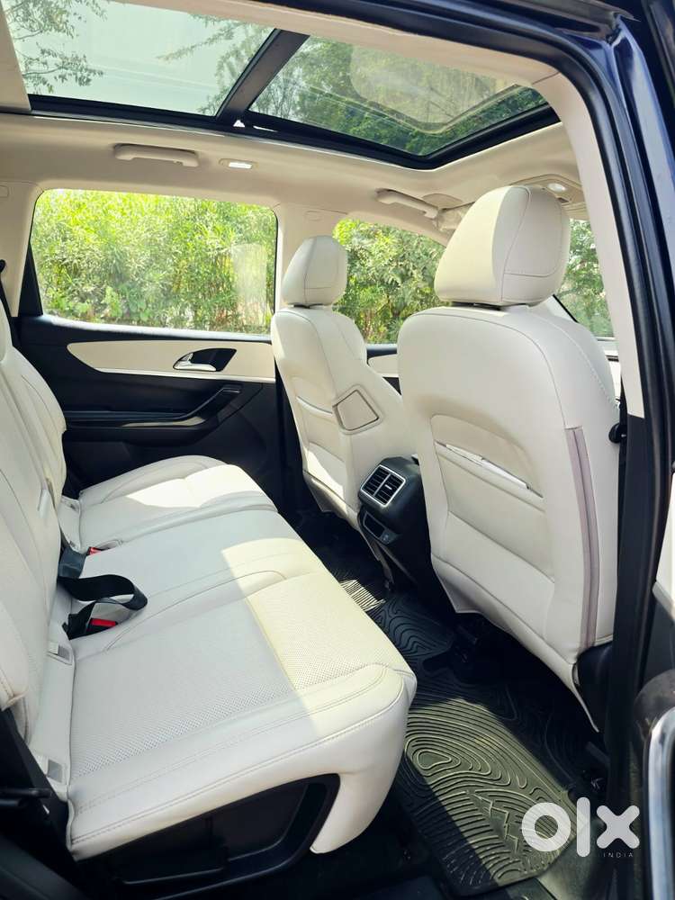 Mahindra Xuv700 2.0 Ax 7 Petrol At Luxury Pack Str, 2024, Petrol