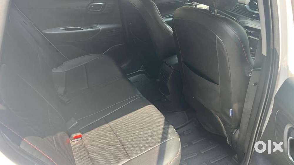 Hyundai I20 Sportz Petrol At - Excellent Condition And Under Warranty