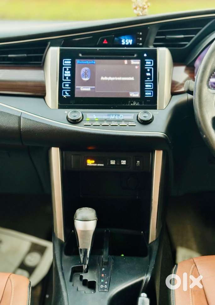 Toyota Innova Crysta 2.8z Automatic, 2016, Diesel