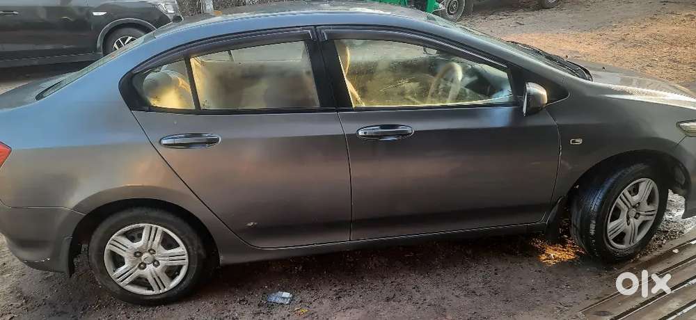 હોન્ડા સિટી  ભાવ  155000