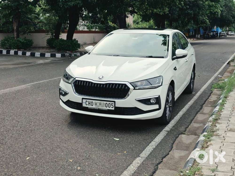 Skoda Slavia 1.0 Tsi Style At, 2023, Petrol