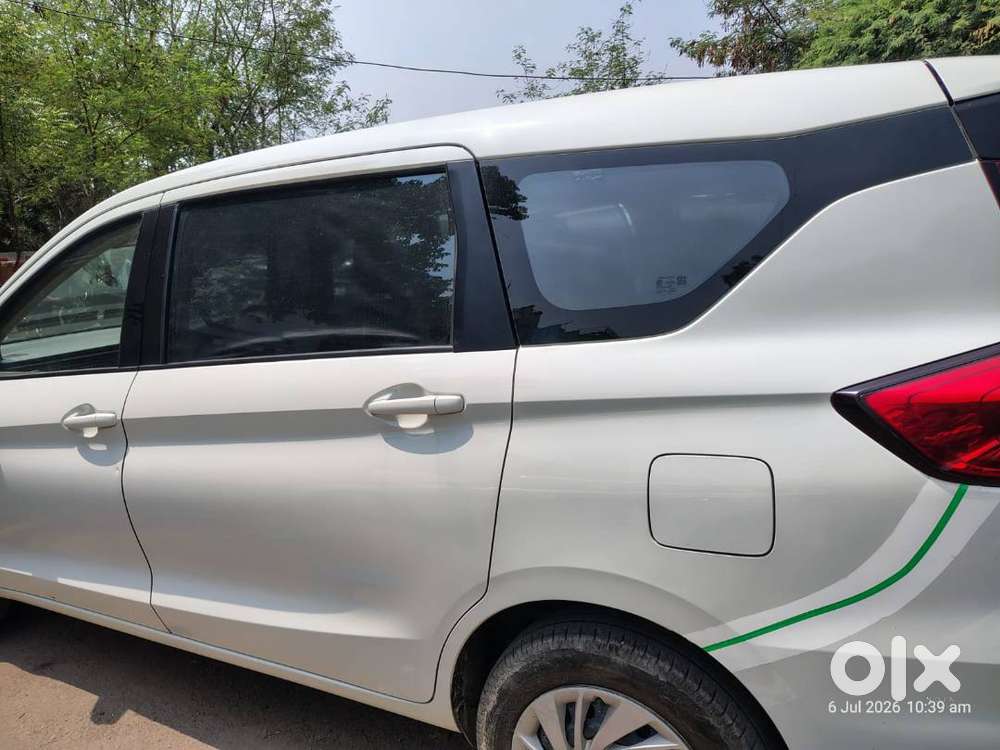Maruti Suzuki Ertiga Vxi Cng