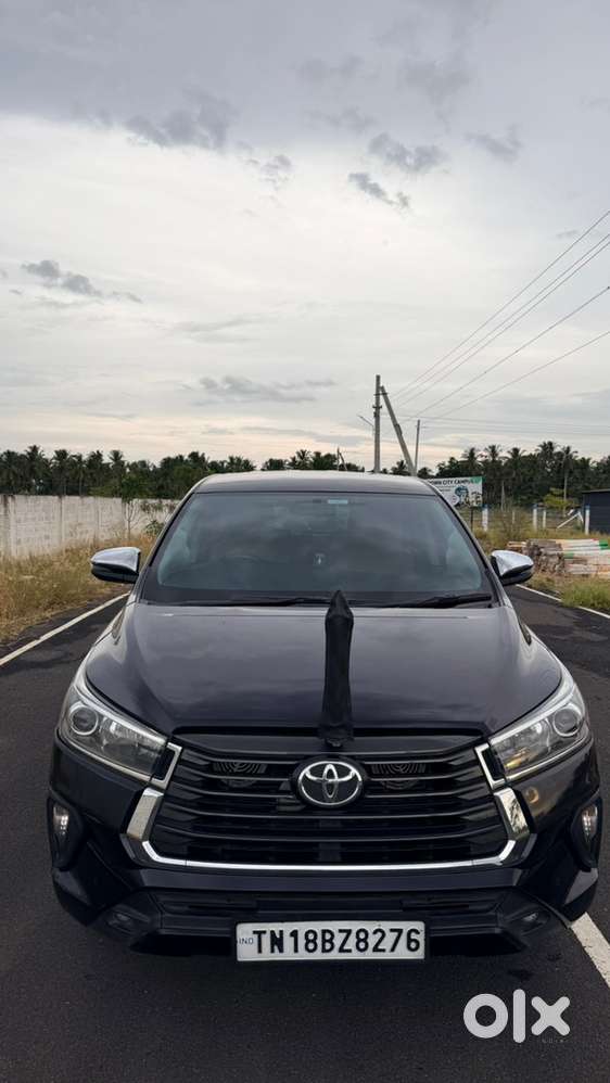 Toyota Innova Crysta 2.4 Z Automatic &ndash; 2022 | Sparkling Black Pearl