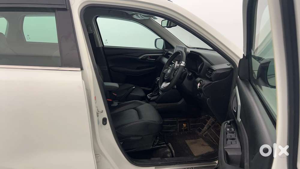 Toyota Urban Cruiser Hyryder 1.5 V Neo Drive At, 2024, Petrol