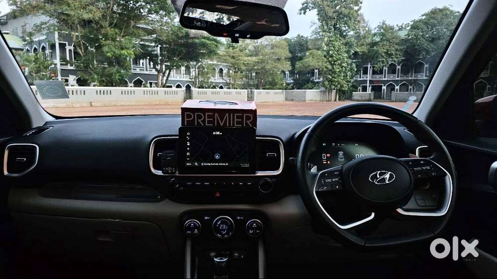 Hyundai Venu 2023 Petrol Automatic