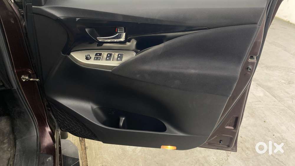Toyota Innova Crysta 2.4 Vx Mt, 2017, Diesel