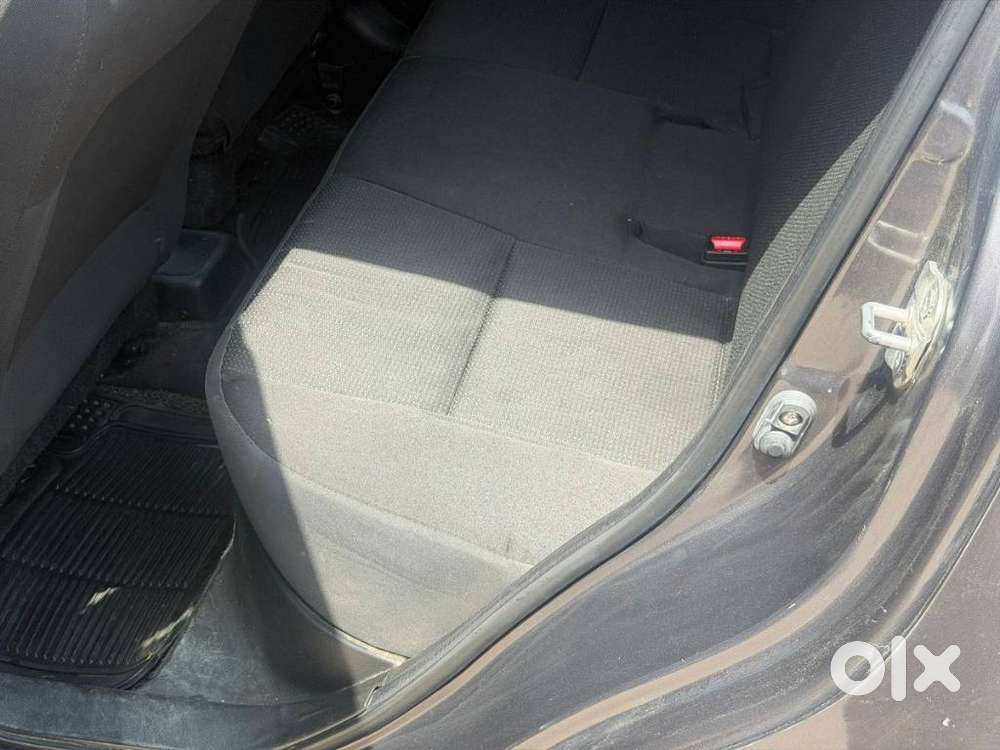Maruti Suzuki Swift Lxi, 2016, Petrol