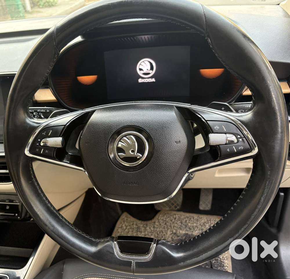 Skoda Slavia Style 1.0l Tsi At, 2022, Petrol