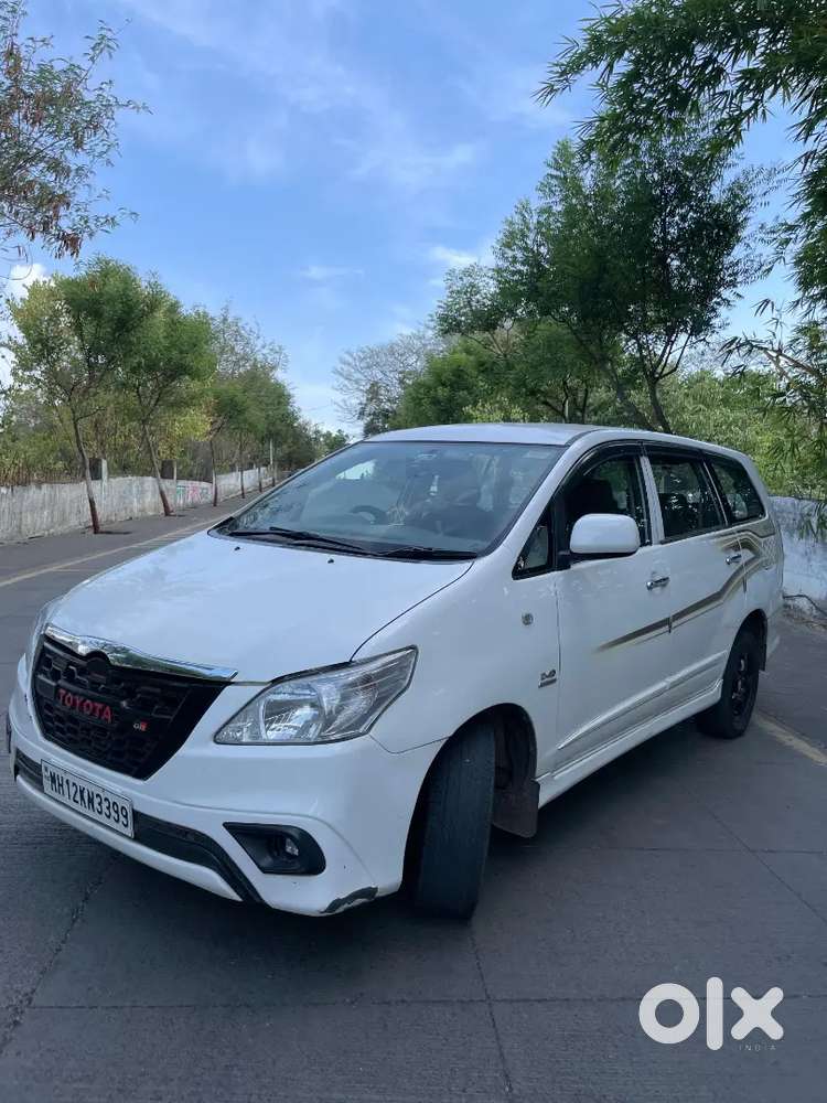 Toyota Innova V 2014