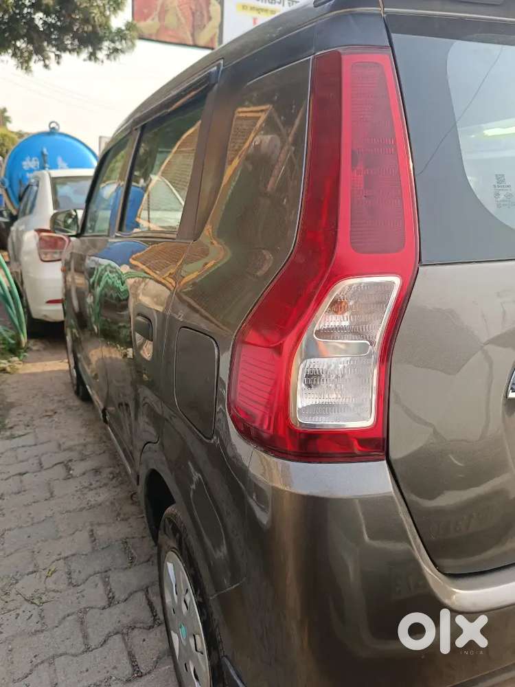 A Well Maintained Car With 2 Keys And Comfortable To Drive